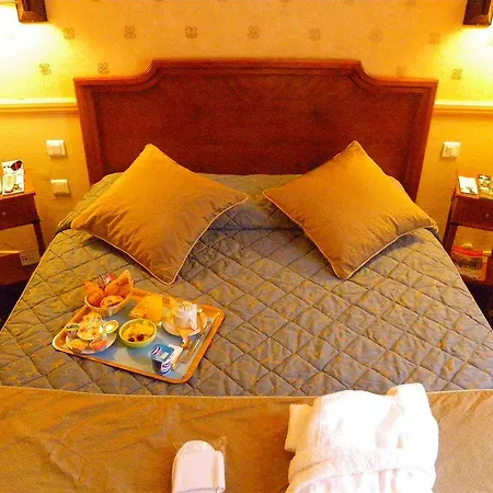 Poussin Hotel Parigi