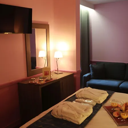 Hotel Poussin 3*