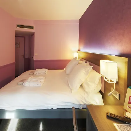 Poussin Hotel Paris