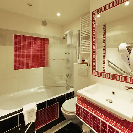Hotel Poussin Paris
