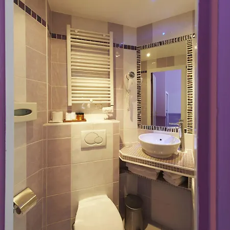 Poussin Hotel Paris