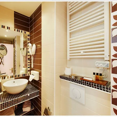Poussin Hotel Paris