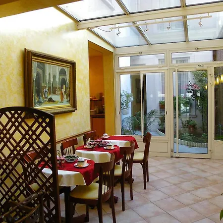 Poussin 3* Parigi