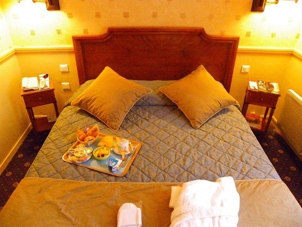 Poussin Hotel Parigi