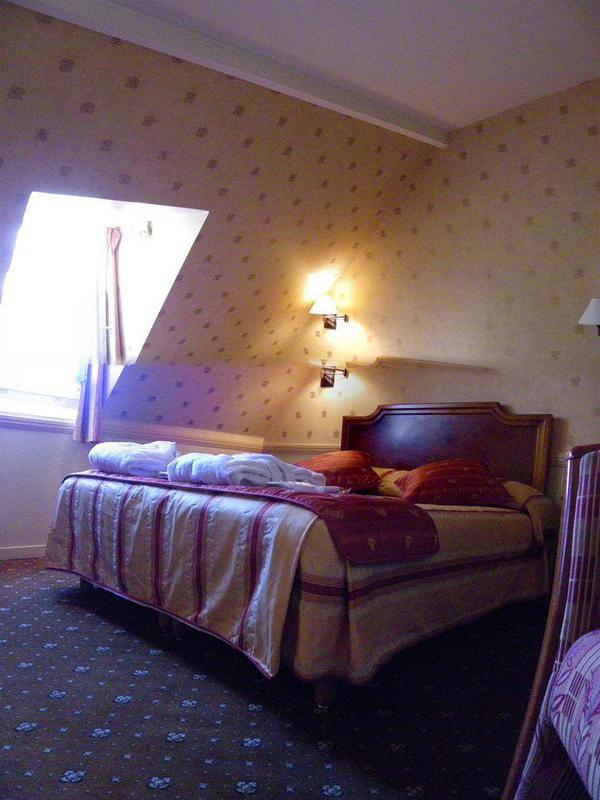 Hotel Poussin Parigi