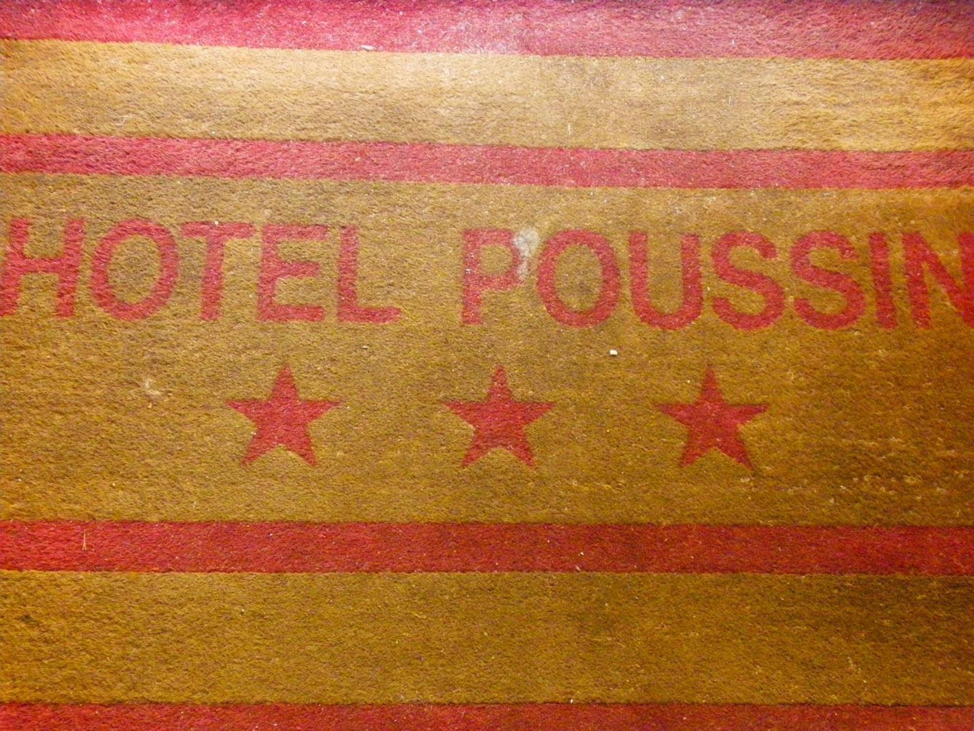 Poussin Hotel 3*